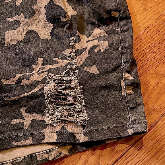 🔖 CLEARANCE🔖 GREEN CAMOUFLAGE DISTRESSED RIPPED DESTROYED JEAN OVERALL SHORTS 1X - Picture 11 of 13